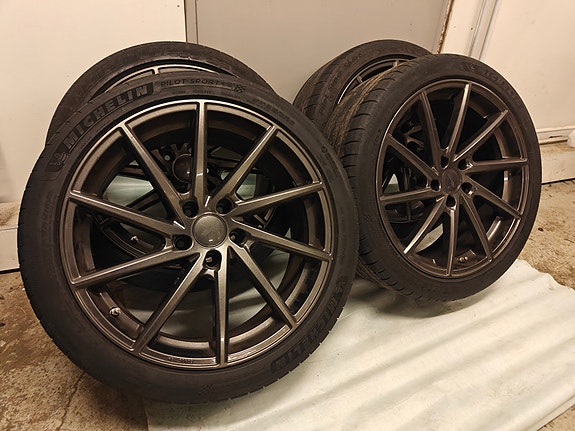 Brock b37 20" Vanteet ja renkaat 5x120