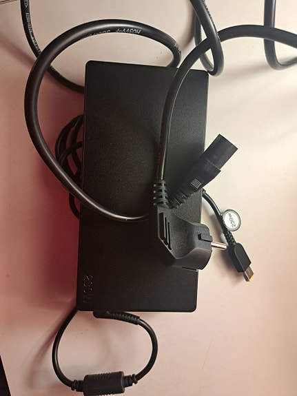 Lenovo virtalähde laturilaite 230W