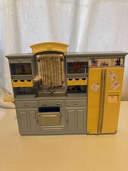 Barbie keittiö ja tarvikkeita/ruokaa!