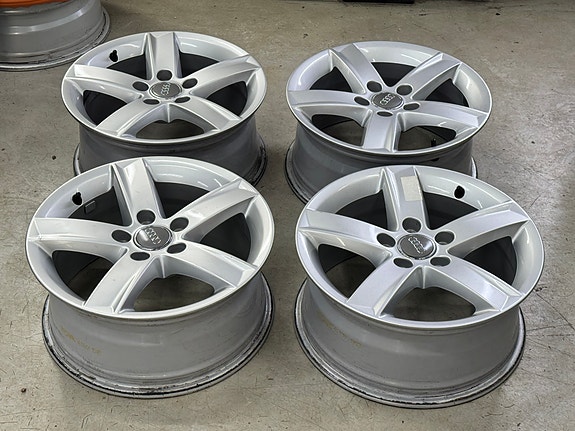 AUDI A4 alkuperaiset vanteet.
