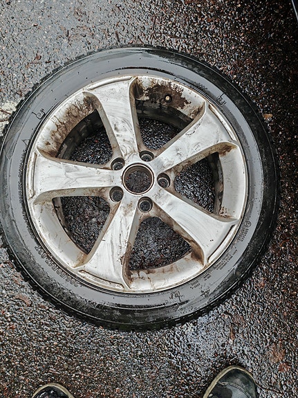Vw 17 tuuman vanteet nastarenkailla