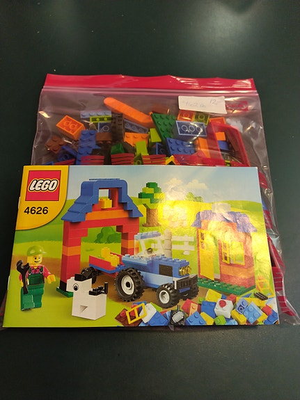 Lego 4626, Maatila peruspalikkasetti