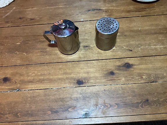 Rosterinen maito kannu ja sirotin. 2,5 DL.