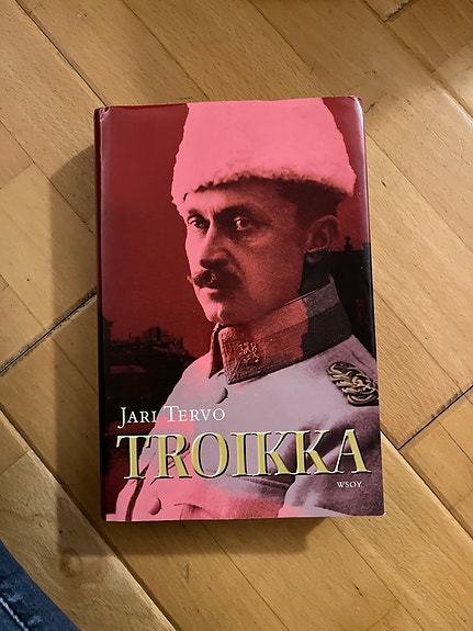 Jari Tervo Troikka -kirja