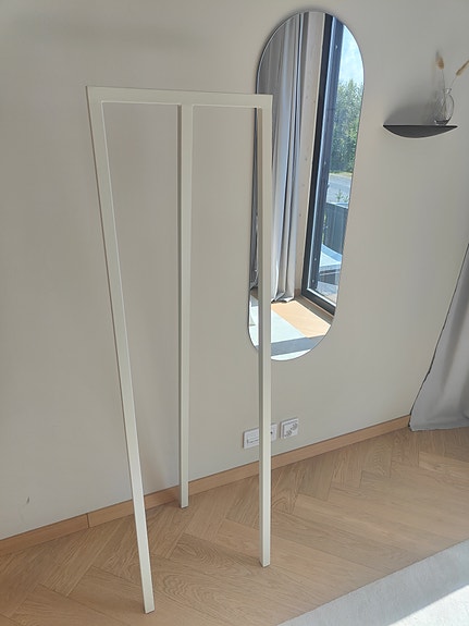 Hay loop stand