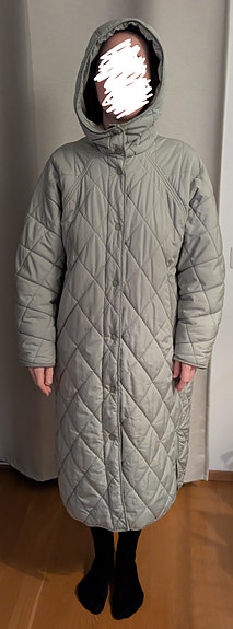 Pitkä harmaanvihreä kevyt tikkitakki