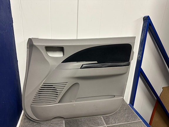 Mitsubishi Grandis Ovipahvi