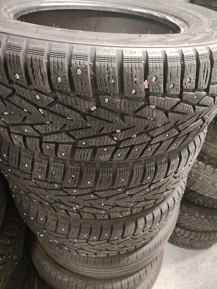 Nokia hakkapeliitta 7 nastarenkaat 215/65R16