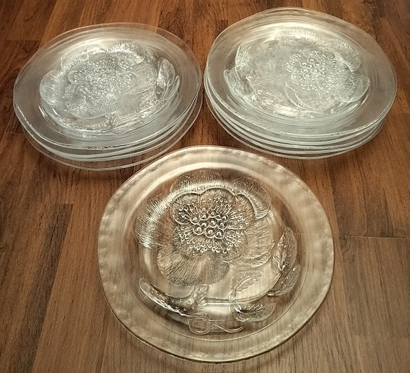 Nuutajärvi Pioni lautaset 10kpl