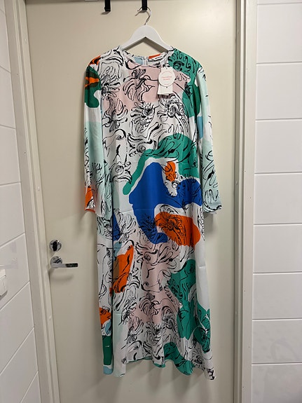 Marimekko Fluidi Blombom maksimekko, koko 38, uusi