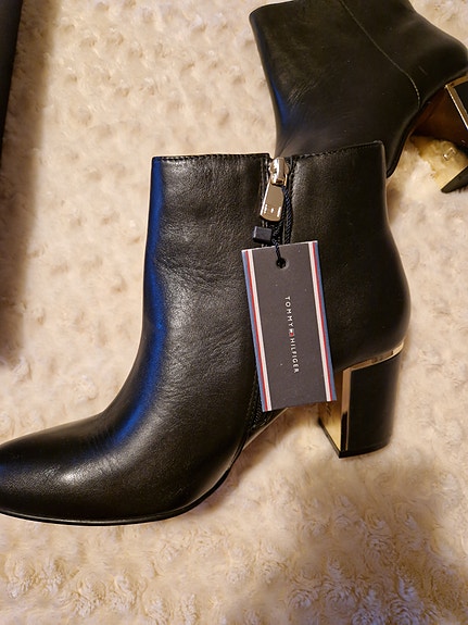 Uudet Tommy Hilfiger juhlakengät/saapikkaat/nilkkurit, 40 - musta nahka