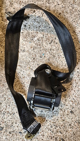 Audi A6 4F/C6 takapenkin keskiturvavyö