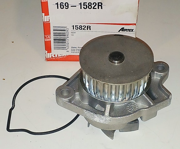 VW  Caddy Polo SEAT Arosa Cordoba Ibiza Inca Vesipumppu AIRTEX  1582R