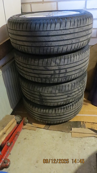 Audin A 6  Kesärenkaat ja vanteet