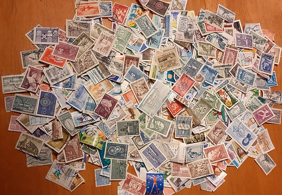 Suomalaisia postimerkkejä