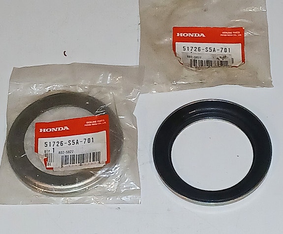 HONDA Civic '00-'05 joustintuen yläpään laakerit 2 kpl OEM 51726-S5A-701