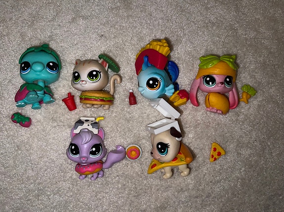 Littlest Pet Shop hungry pets