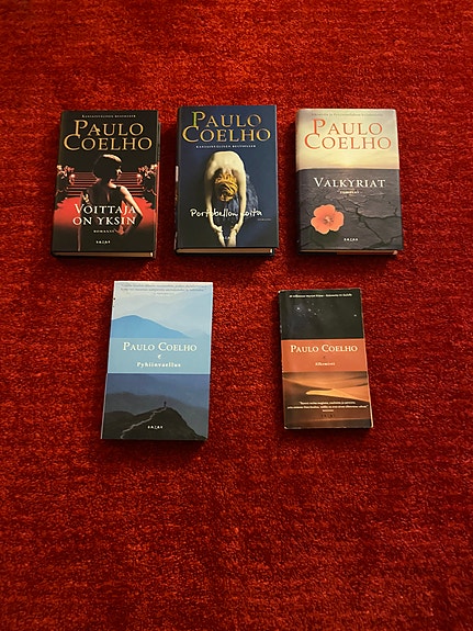 Paulo Coelho-kirjoja