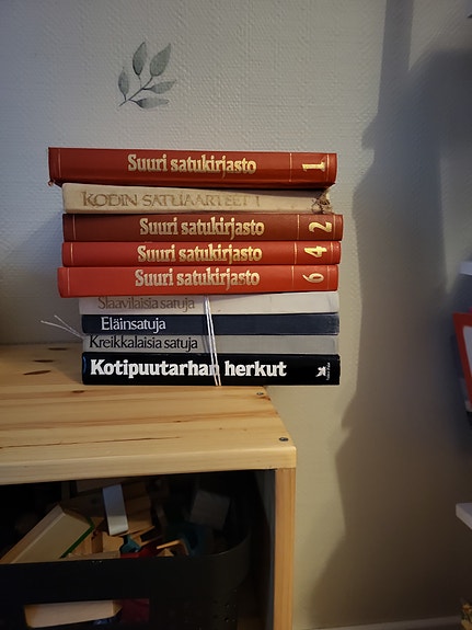 Suuri satukirjasto kirjasarja