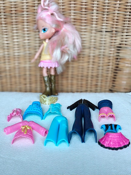 Bratz / Lil Bratz  -nukke + paljon vaatteita