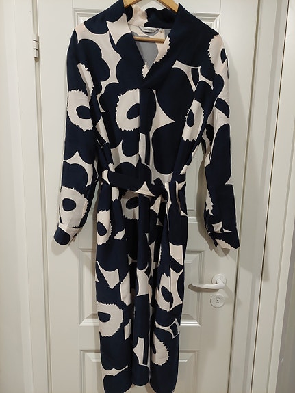 Iissat Unikko mekko