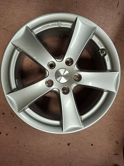 1kpl vanne 16"  5×112  kr 66.6