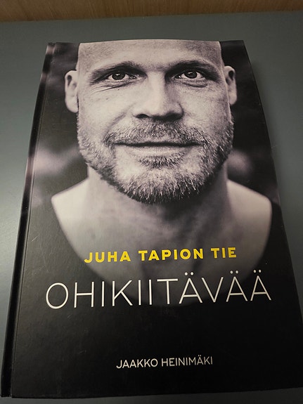 Juha Tapio Ohikiitävää kirja LUKEMATON