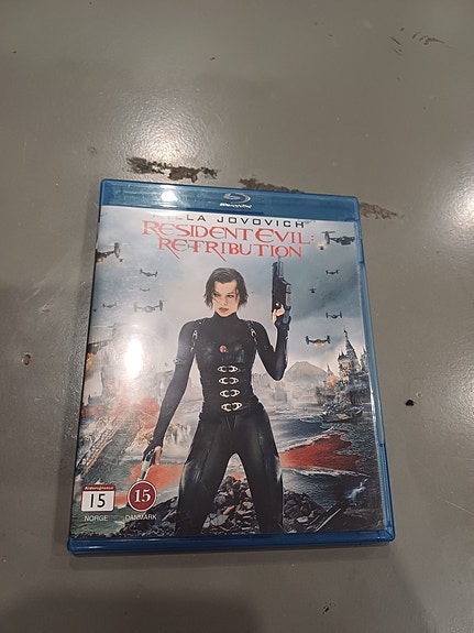Resident  evil: retribution blu-ray