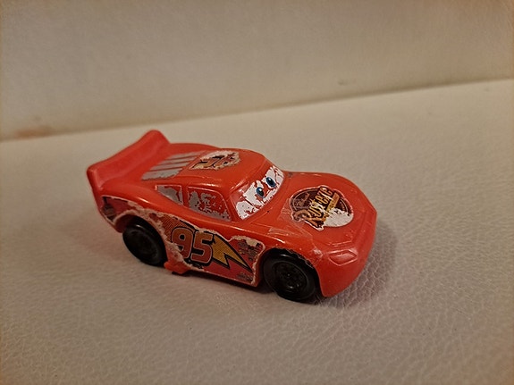 Disney Pixar Cars McQueen leluauto