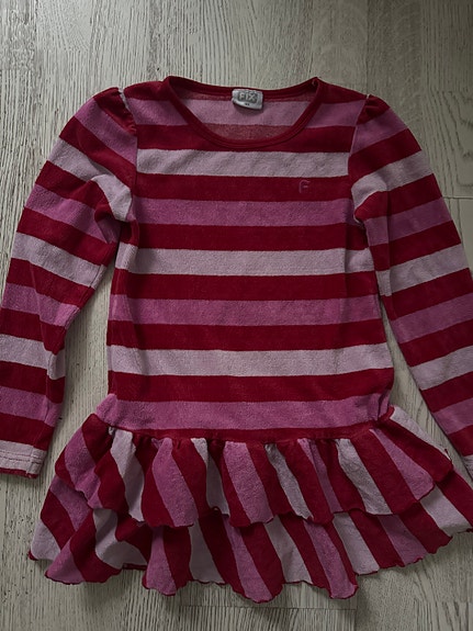 Värikäs mekko