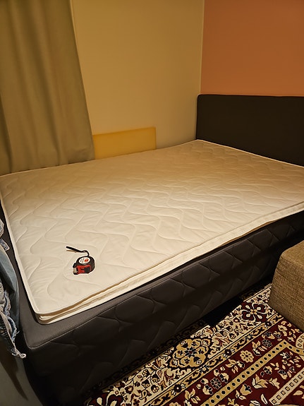 Only 400,Barely used bed for sale, was 450 but now only 400.