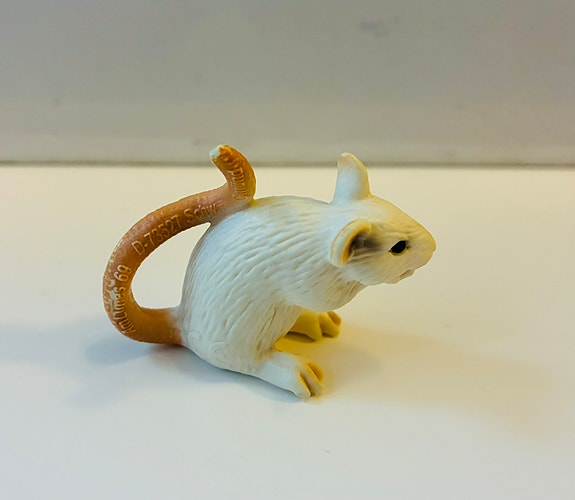 Schleich hiiri , kissat