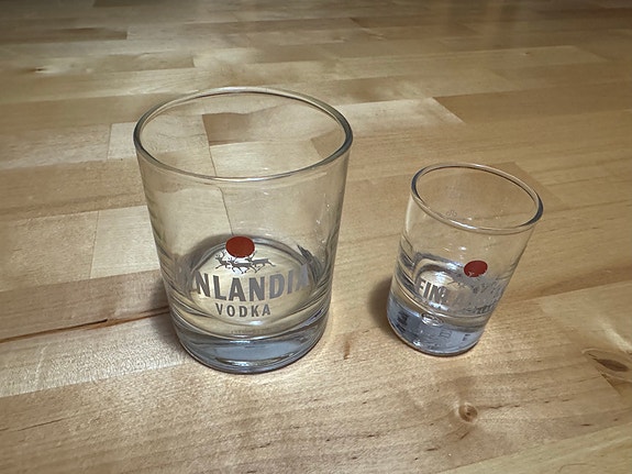 Tapio Wirkkalan suunnittelemat Finlandia Vodka -lasit.