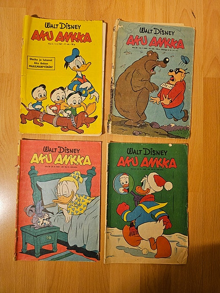 Vanhoja Aku Ankka lehtiä vuosilta 1967-1994