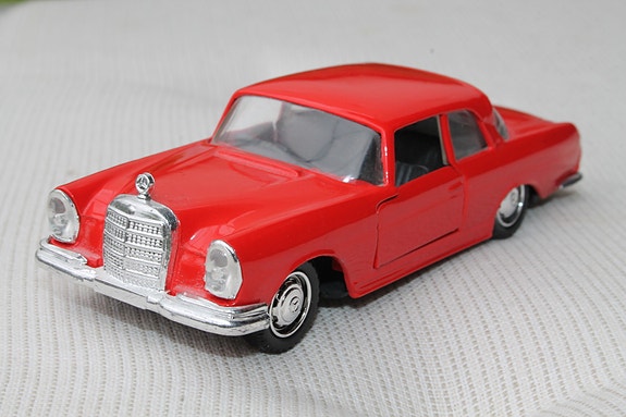 1980-luku vintage metalli auto Mercedes W111 220 SE Coupe Ranska 1:43 1/43