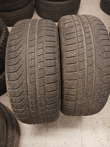 245/45R20 Pirelli kitkarenkaat 2kpl.