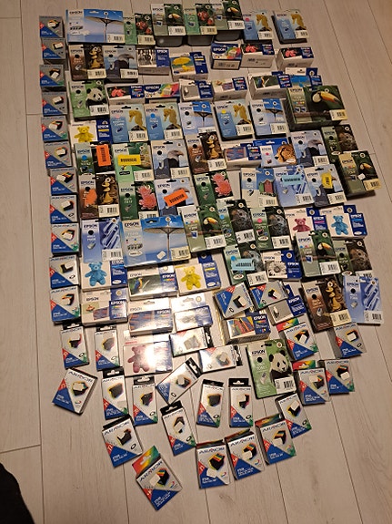 Epson värikasetteja