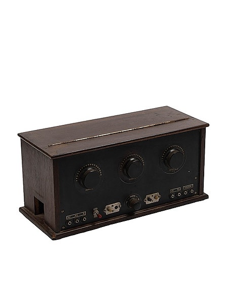 LOEWE radio, antiikkia