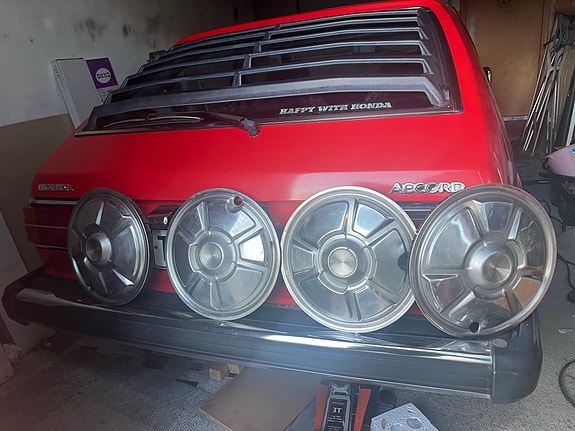Mazda 818 pölykapselit