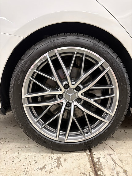 Mercedes-Benz vanteet renkailla