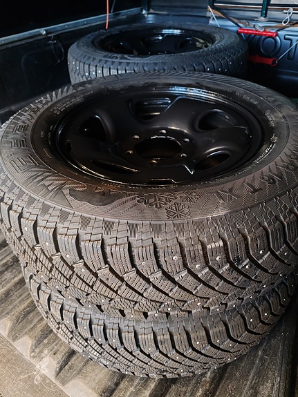Gislaved Nordfrost 225/75 R16