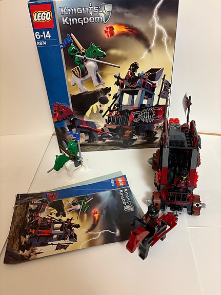 LEGO Knights' Kingdom II, Battle Wagon (8874) täydellinen setti