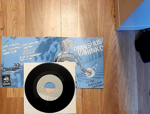Omaisuusvahinko - Sotaa maailmaa vastaan 7"EP