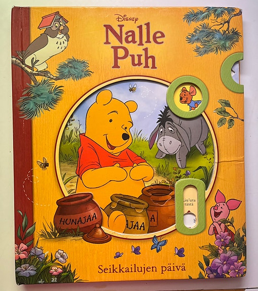 Nalle Puh: seikkailujen päivä luukkukirja