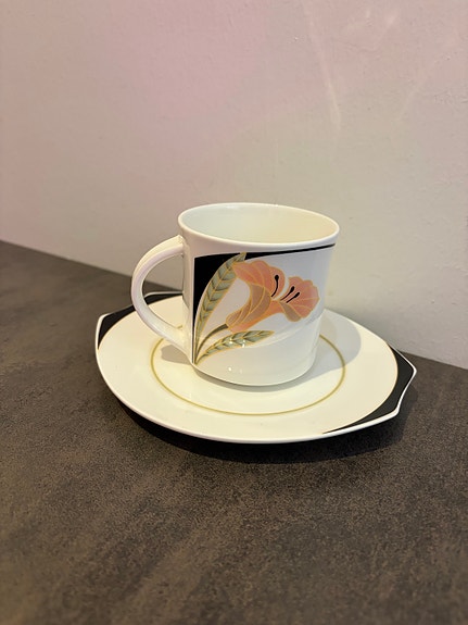Villeroy & Boch Iris kahvikuppi ja aluslautanen