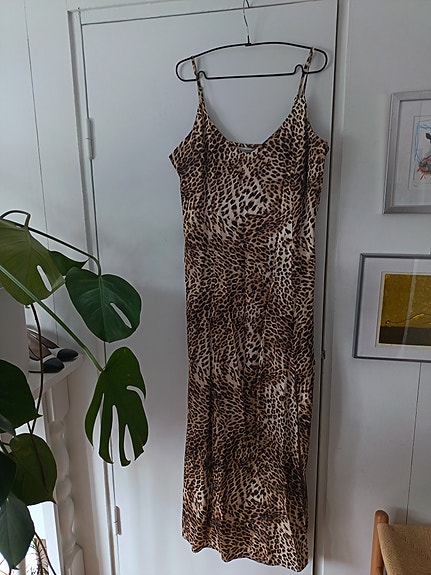 Gestuz leopardikuvioinen mekko 44