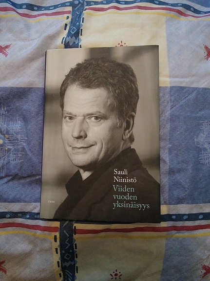 Sauli Niinistö Viiden vuoden yksinäisyys kirja