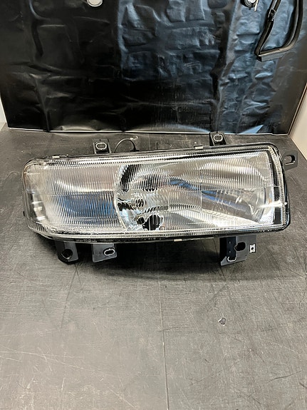 Opel Movano ajovalo oikea