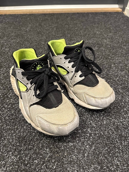 Nike lasten kengät koko 31 pojille