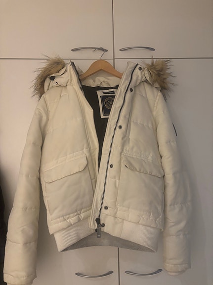 Superdry valkoinen toppatakki